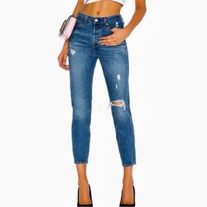 Levi’s Wedgie Straight Cut Off Jeans in Distressed Medium Wash Denim